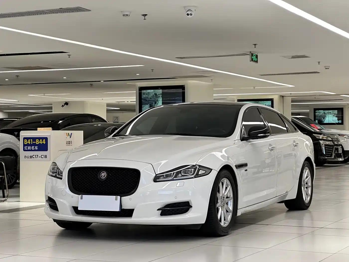 Jaguar XJ 2015 XJL 3.0 SC 2WD Panoramic Business Edition — миниатюра 1