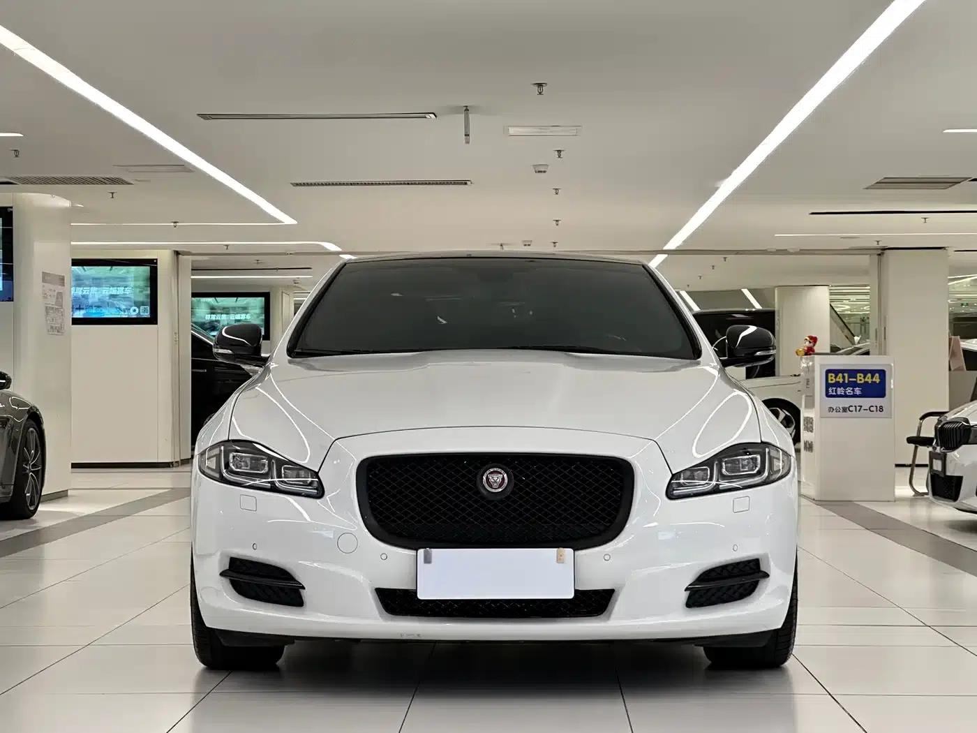 Jaguar XJ 2015 XJL 3.0 SC 2WD Panoramic Business Edition — миниатюра 2