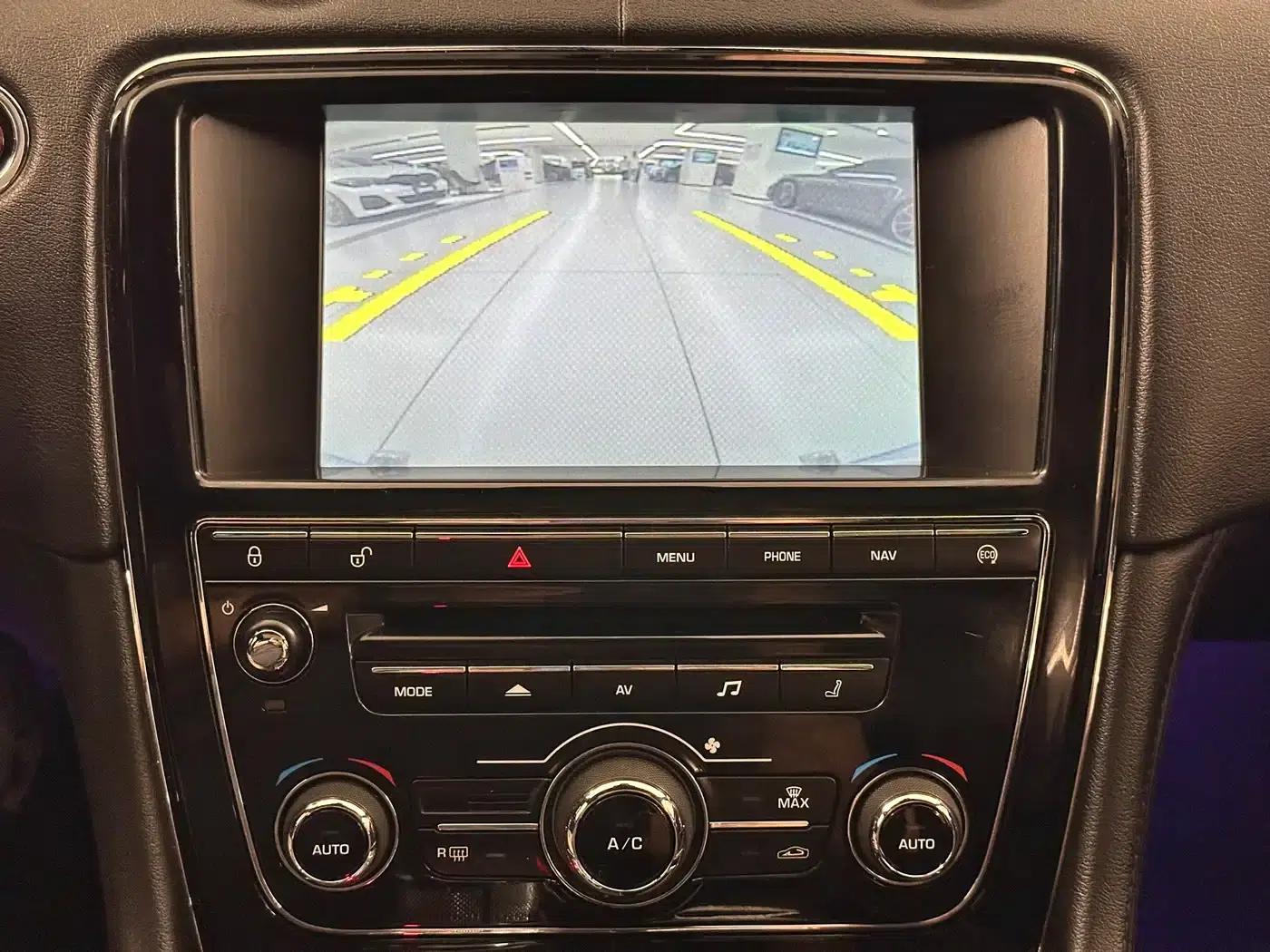 Jaguar XJ 2015 XJL 3.0 SC 2WD Panoramic Business Edition — миниатюра 23