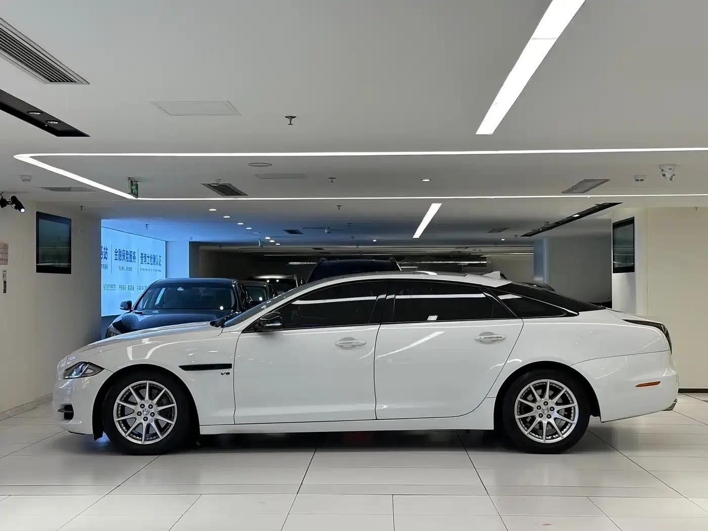 Jaguar XJ 2015 XJL 3.0 SC 2WD Panoramic Business Edition — миниатюра 4