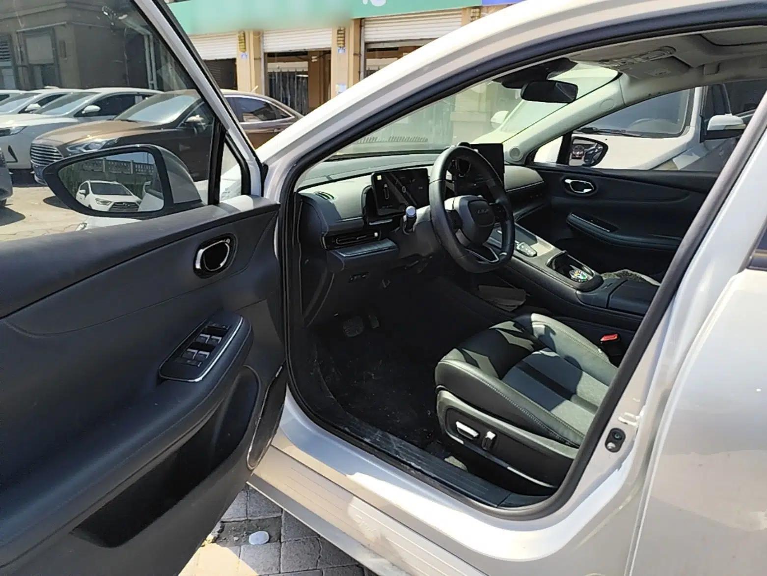 AION S MAX 2024 70 Star Edition 54.6 kWh — миниатюра 18