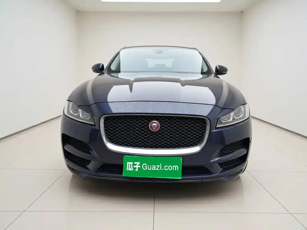 Jaguar F-PACE 2019 2.0T AWD Urban Luxury Edition — миниатюра 24