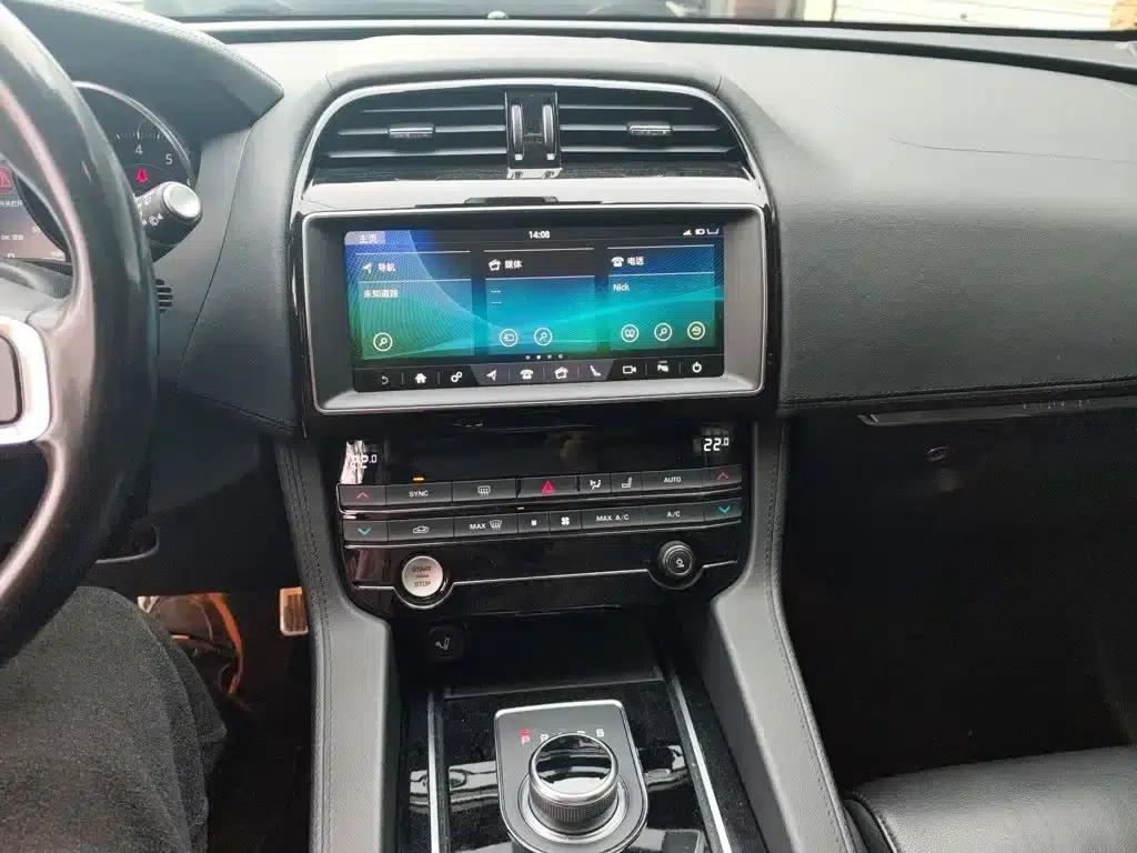 Jaguar F-PACE 2019 2.0T AWD Urban Luxury Edition — миниатюра 6