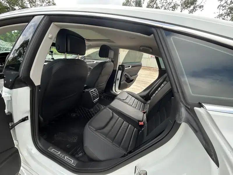Volkswagen CC 2023 380TSI Striking Edition — миниатюра 11