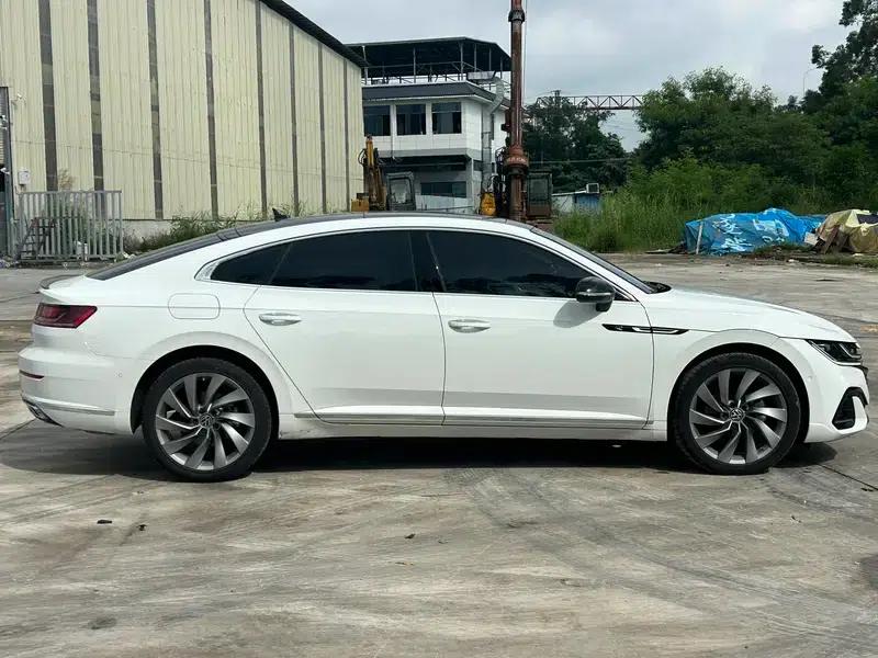 Volkswagen CC 2023 380TSI Striking Edition — миниатюра 7