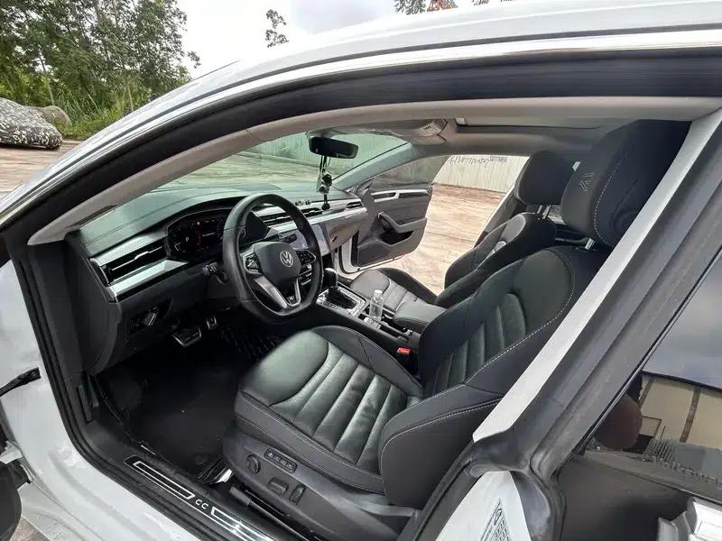 Volkswagen CC 2023 380TSI Striking Edition — миниатюра 10