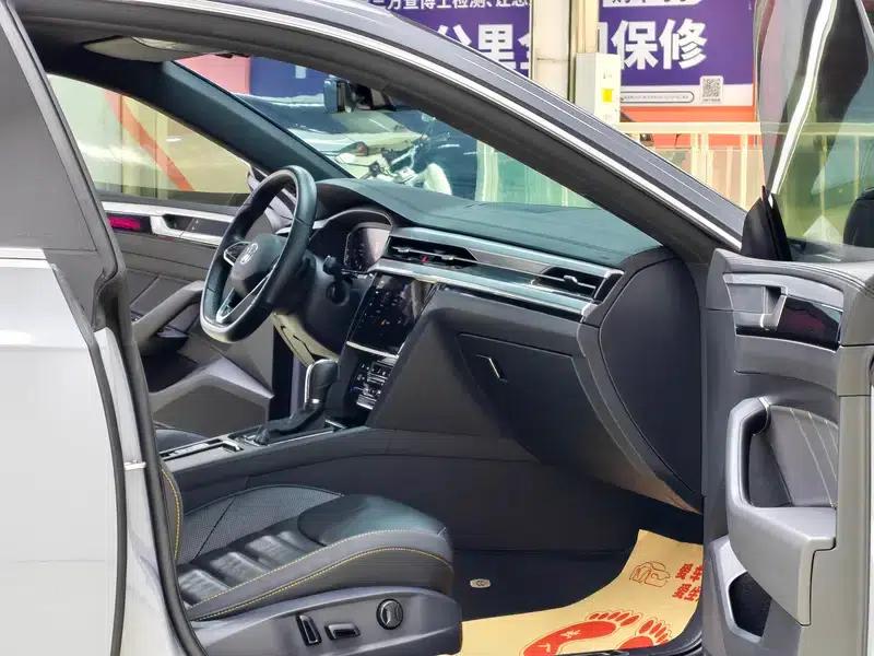 Volkswagen CC 2023 380TSI Striking Edition — миниатюра 13