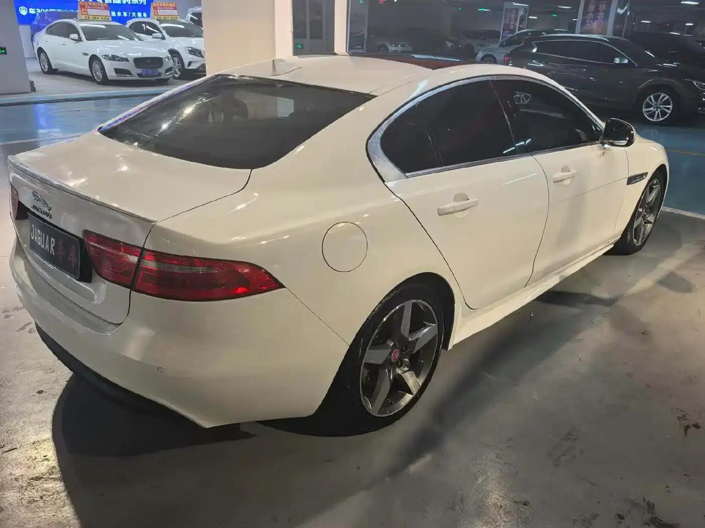 Jaguar XE 2015 2.0T 200PS R-Sport — миниатюра 6