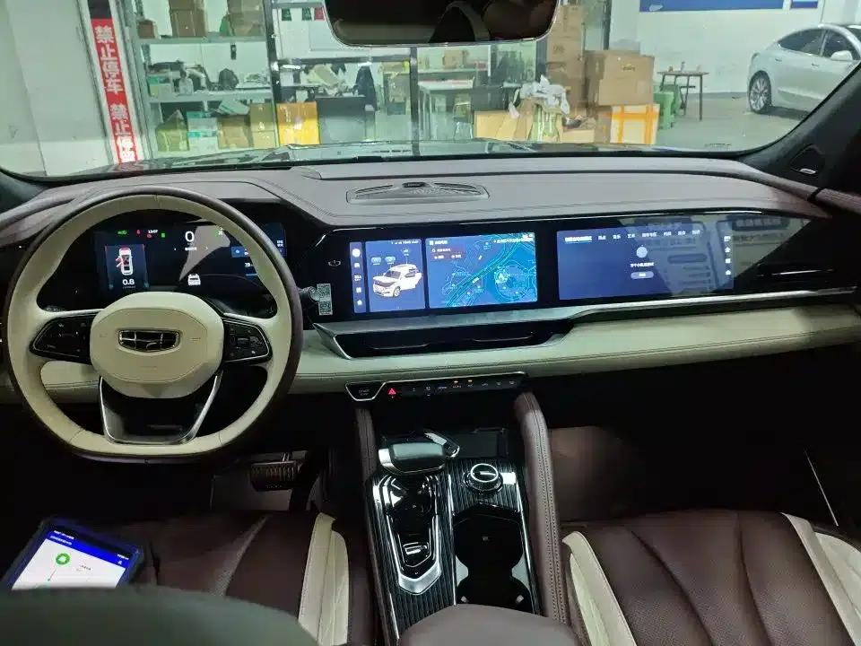Geely Xingyue L 2021 2.0TD High-Power Automatic Four-Wheel Drive Flagship Edition — миниатюра 9