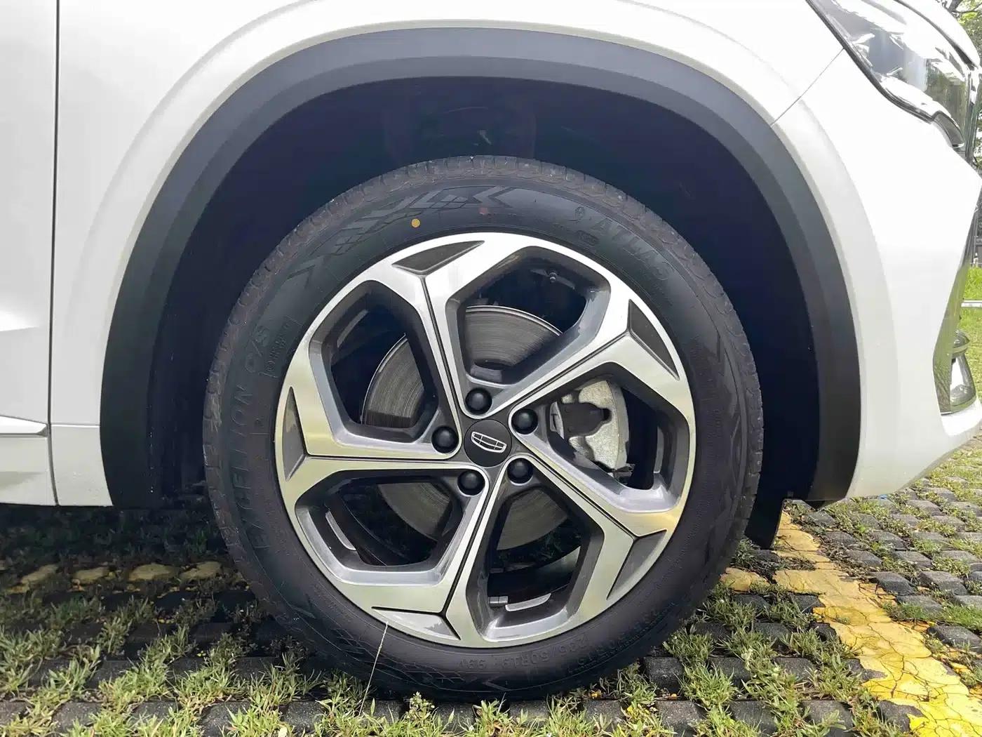Geely Xingyue L 2024 2.0TD DCT EVO 2WD Long Wind Edition — миниатюра 23