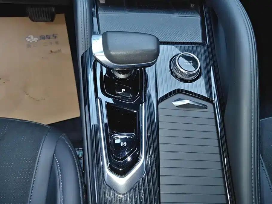 Geely Xingyue L 2024 2.0TD High-Power Automatic Two-Wheel Drive Sky Edition — миниатюра 16