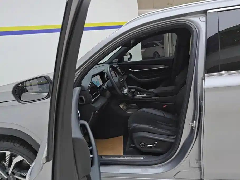 Geely Xingyue L 2024 2.0TD High-Power Automatic Two-Wheel Drive Sky Edition — миниатюра 9