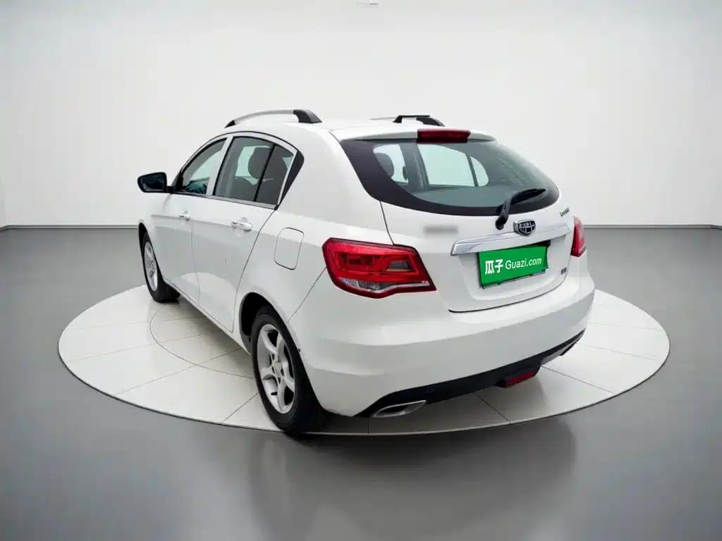 Geely Emgrand 2014 Hatchback 1.5L Manual Fashion Edition — миниатюра 4