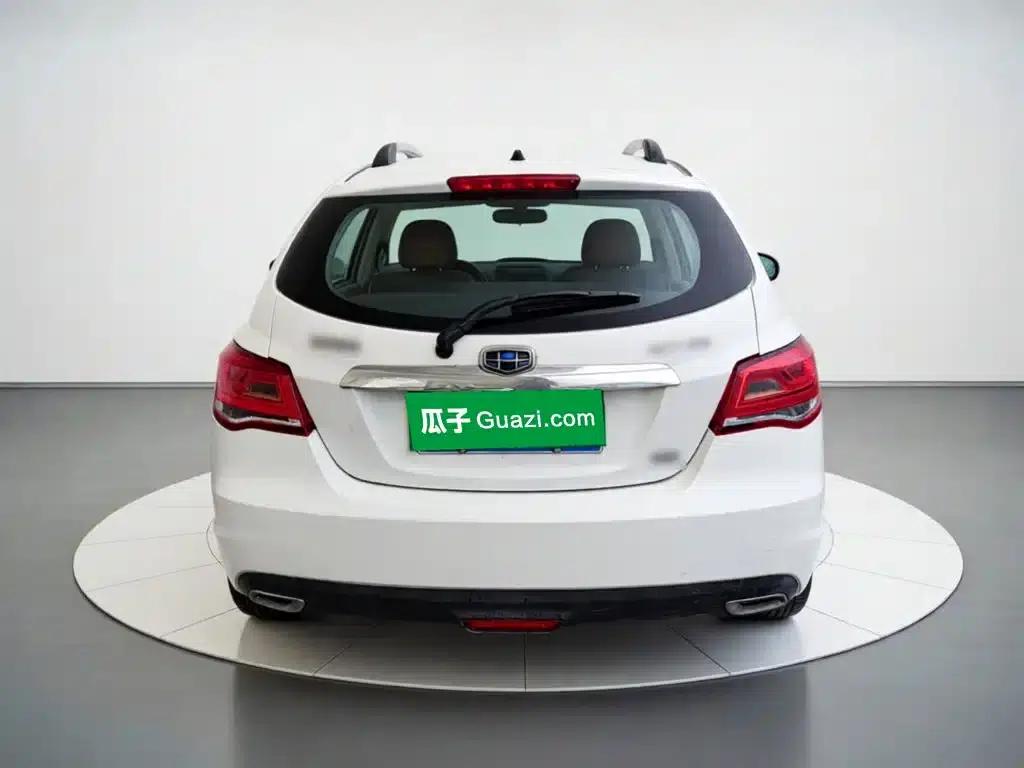 Geely Emgrand 2014 Hatchback 1.5L Manual Fashion Edition — миниатюра 5