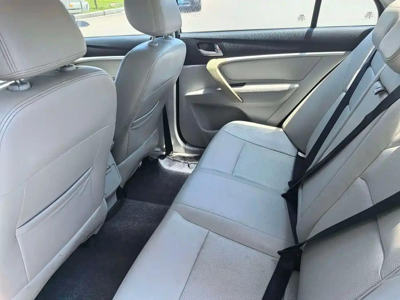 Geely Emgrand 2014 Sedan 1.5L CVT Elite — миниатюра 6
