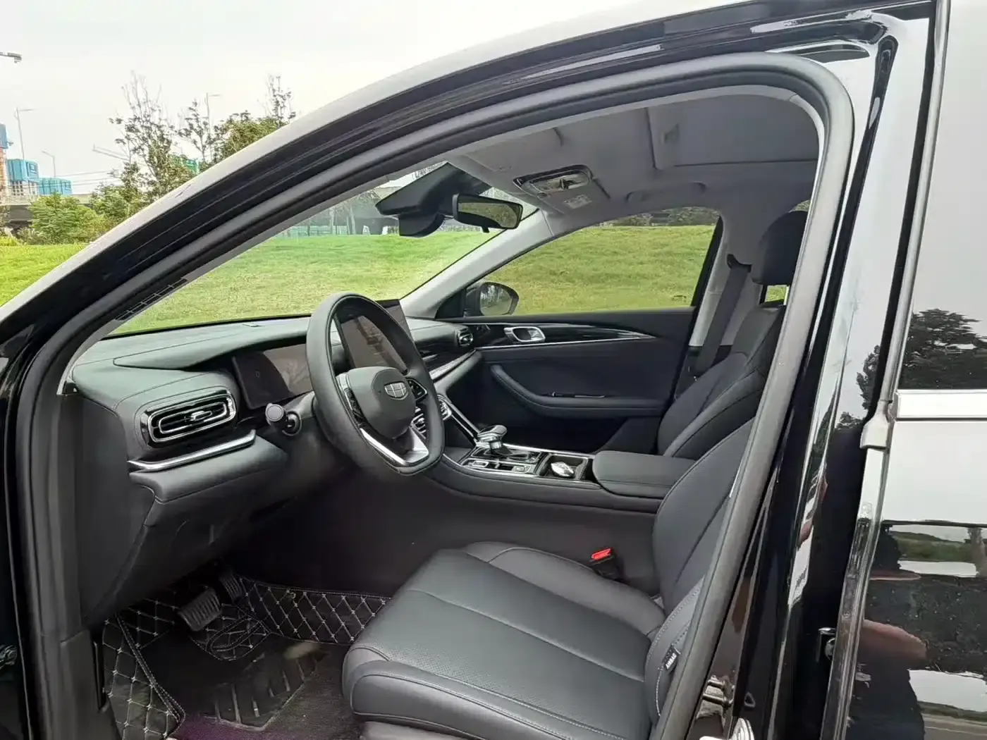 Geely Emgrand 2026 5th Generation 1.5L CVT Premium — миниатюра 4