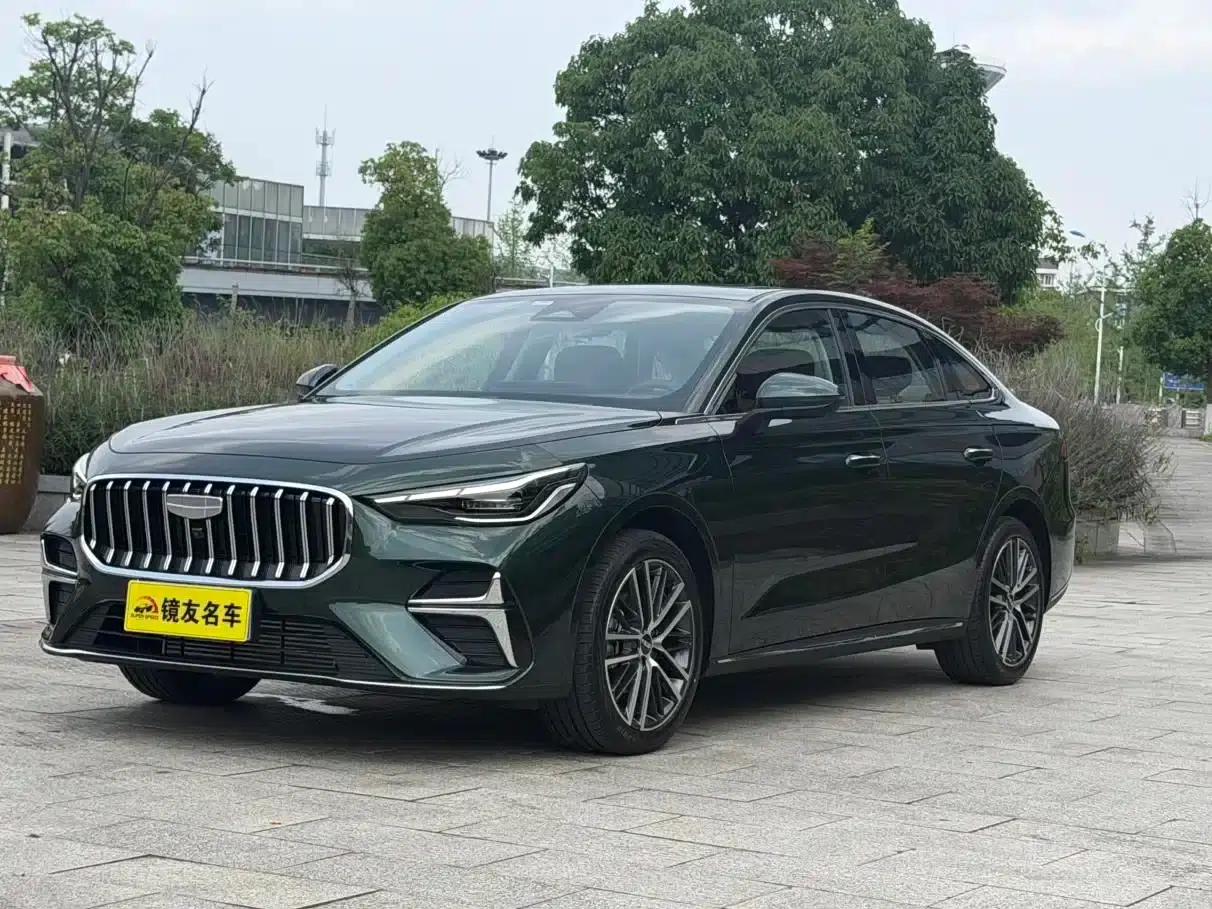 Geely Emgrand 2026 5th Generation 1.5T DCT Flagship Edition — миниатюра 1