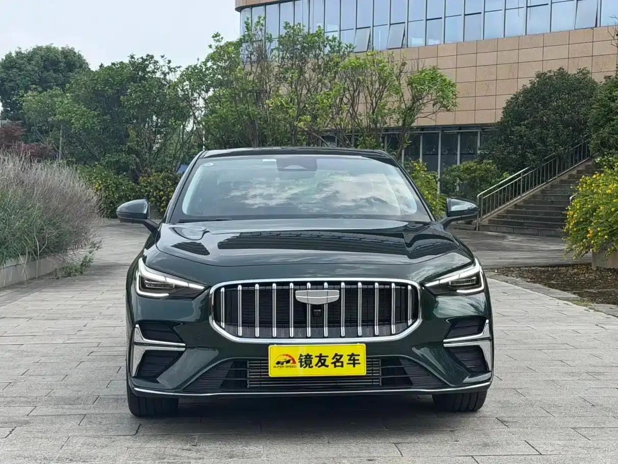 Geely Emgrand 2026 5th Generation 1.5T DCT Flagship Edition — миниатюра 2