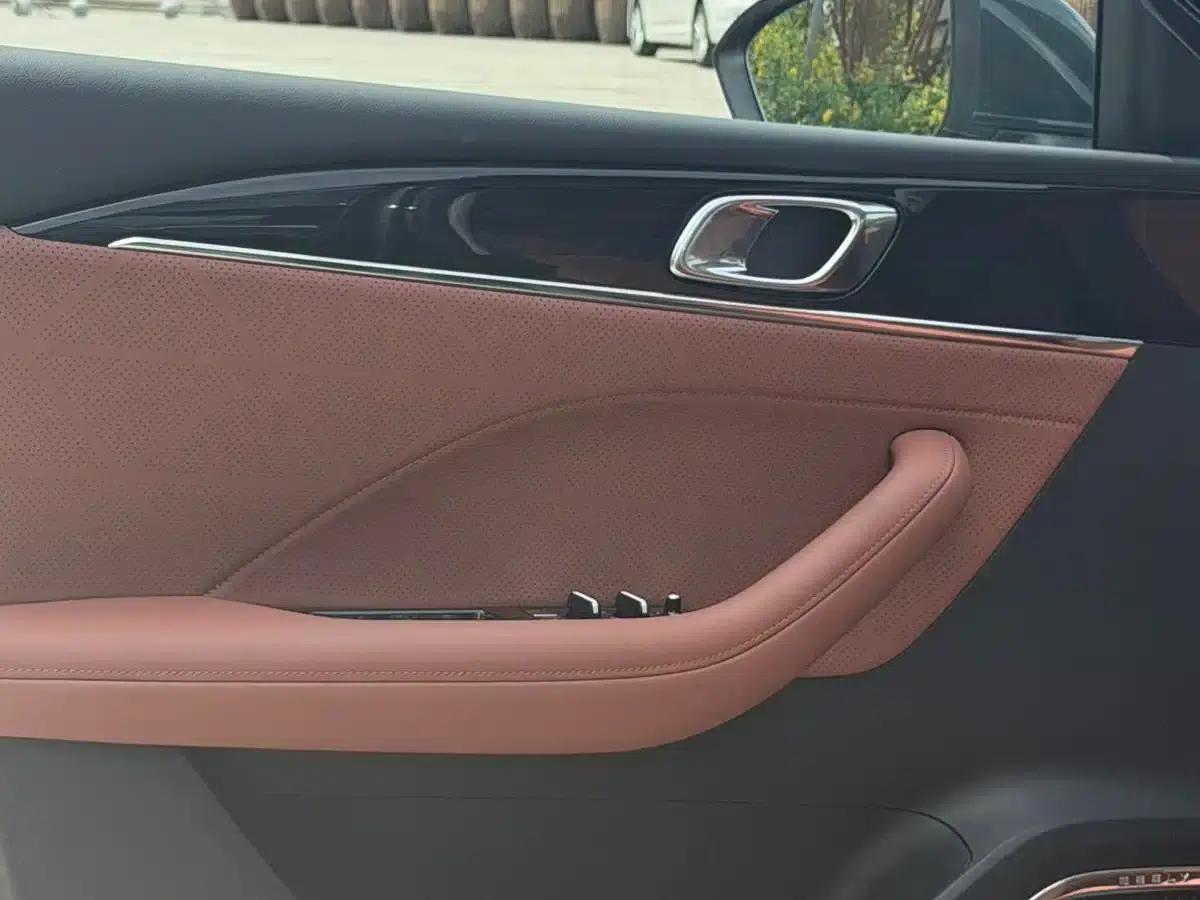 Geely Emgrand 2026 5th Generation 1.5T DCT Flagship Edition — миниатюра 12