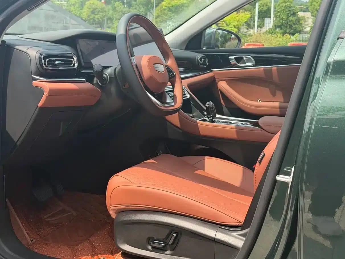 Geely Emgrand 2026 5th Generation 1.5T DCT Flagship Edition — миниатюра 15