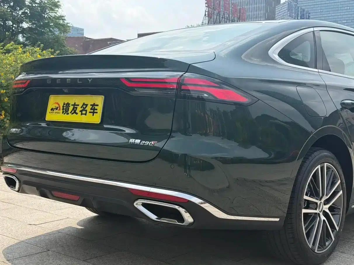 Geely Emgrand 2026 5th Generation 1.5T DCT Flagship Edition — миниатюра 20
