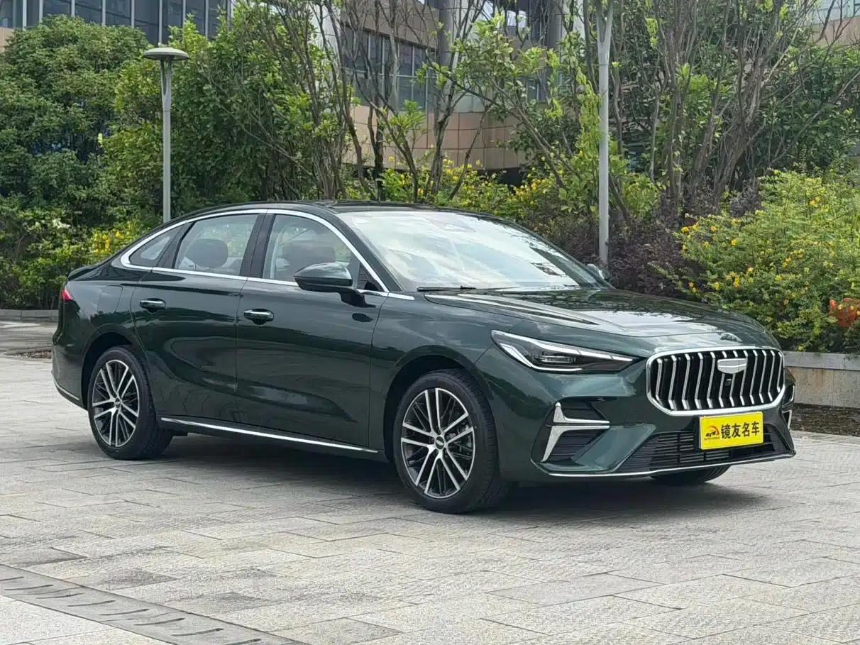Geely Emgrand 2026 5th Generation 1.5T DCT Flagship Edition — миниатюра 3