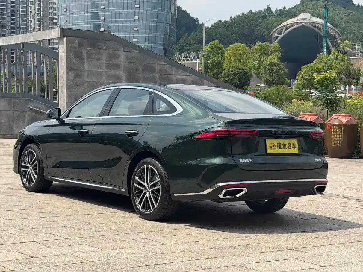 Geely Emgrand 2026 5th Generation 1.5T DCT Flagship Edition — миниатюра 4