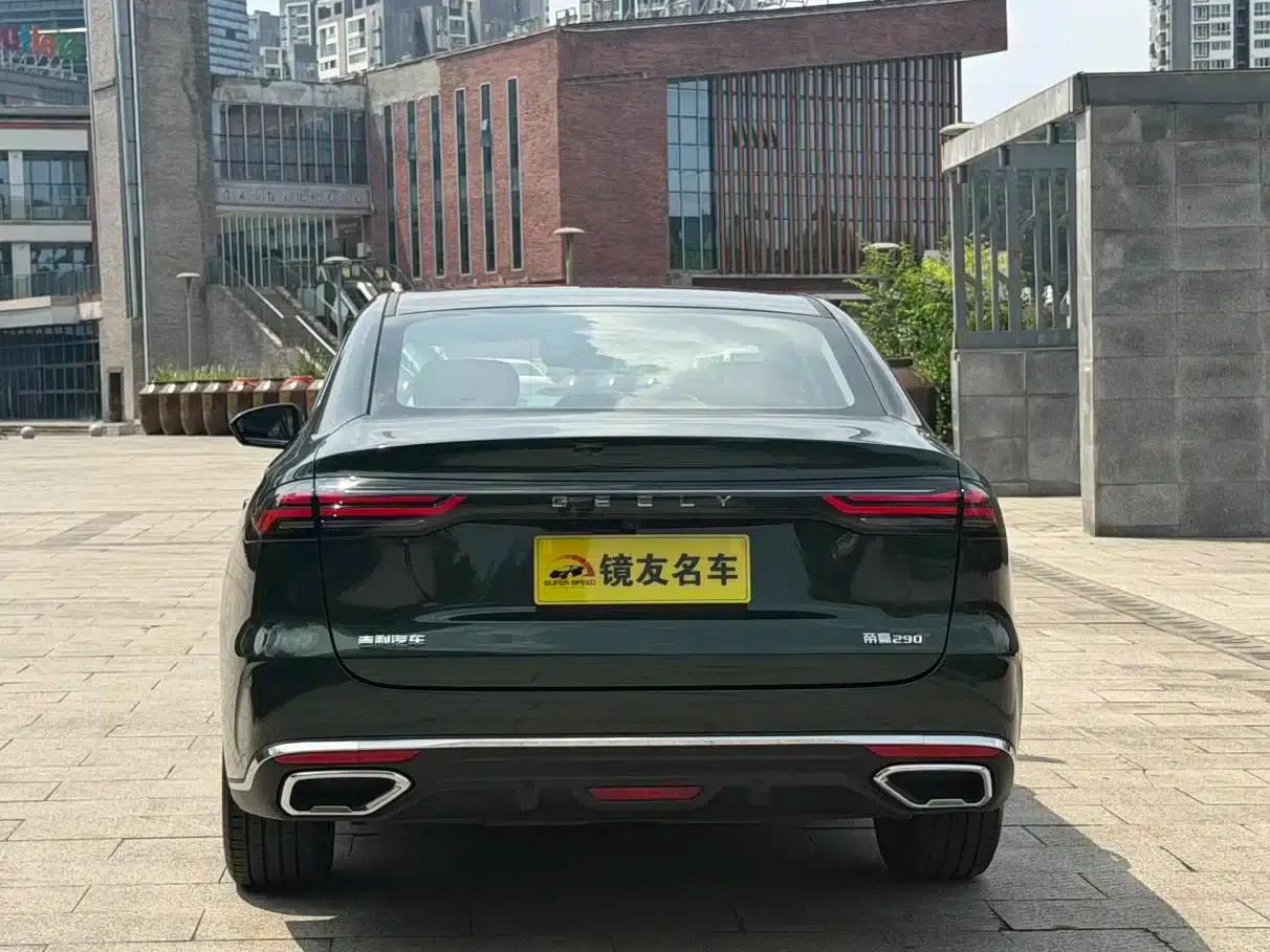 Geely Emgrand 2026 5th Generation 1.5T DCT Flagship Edition — миниатюра 5