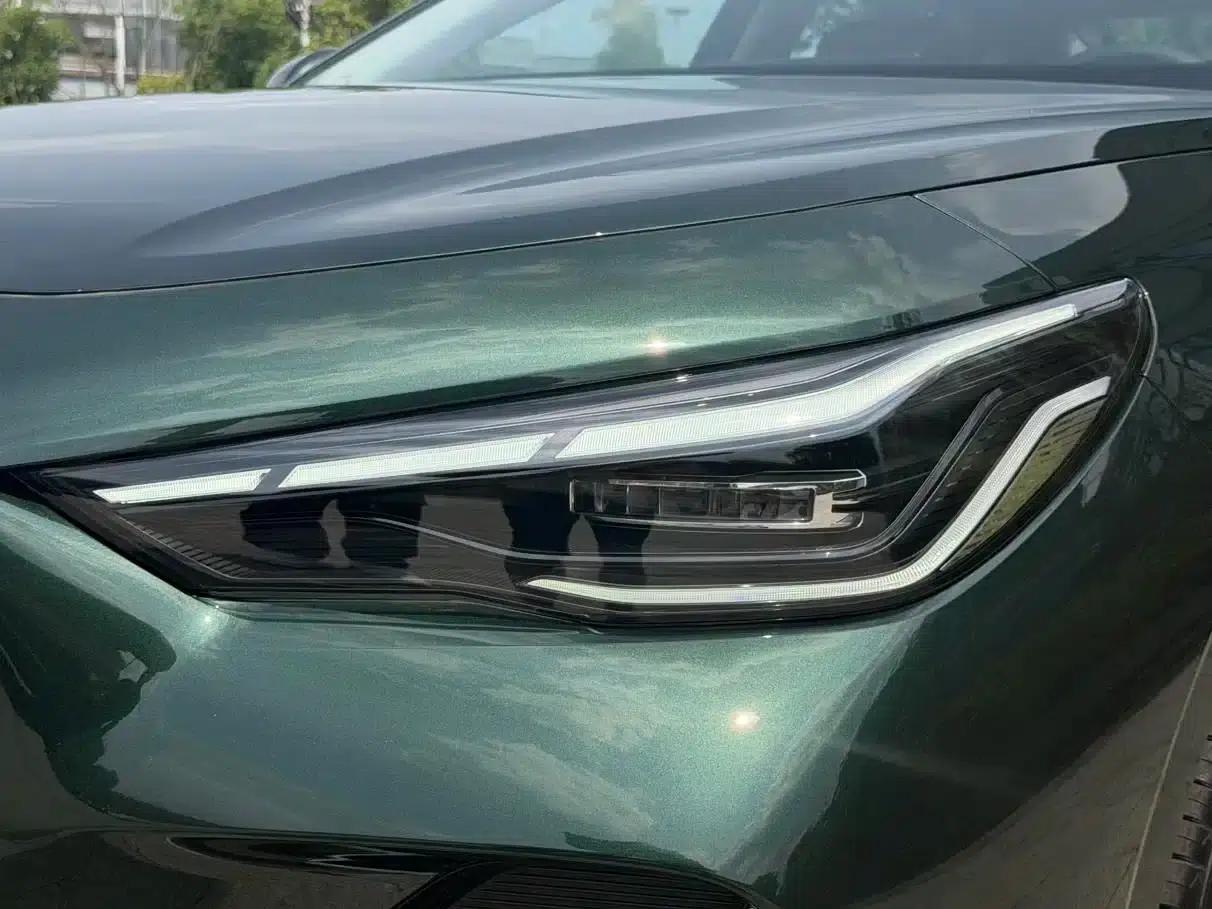Geely Emgrand 2026 5th Generation 1.5T DCT Flagship Edition — миниатюра 10