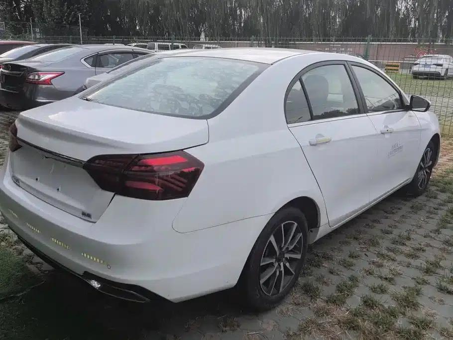 Geely Emgrand 2019 Leading Edition 1.5L CVT Upward Connectivity Model (National VI Emission Standard) — миниатюра 3