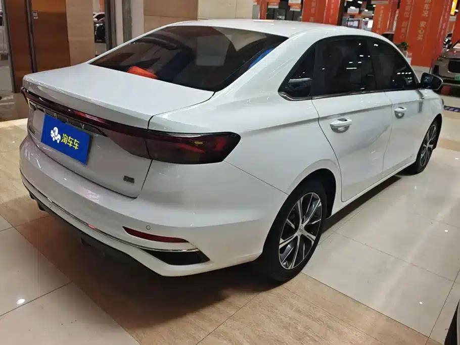 Geely Emgrand 2023 4th Generation Champion Edition 1.5L CVT Premium — миниатюра 3