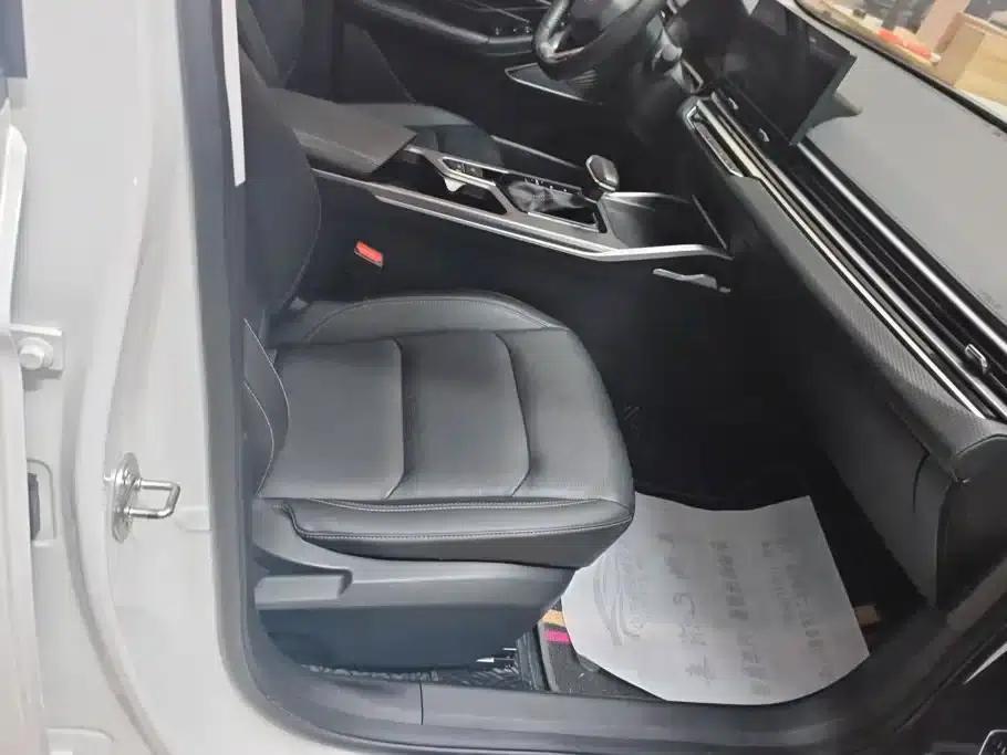 Geely Emgrand 2023 4th Generation Champion Edition 1.5L CVT Premium — миниатюра 8