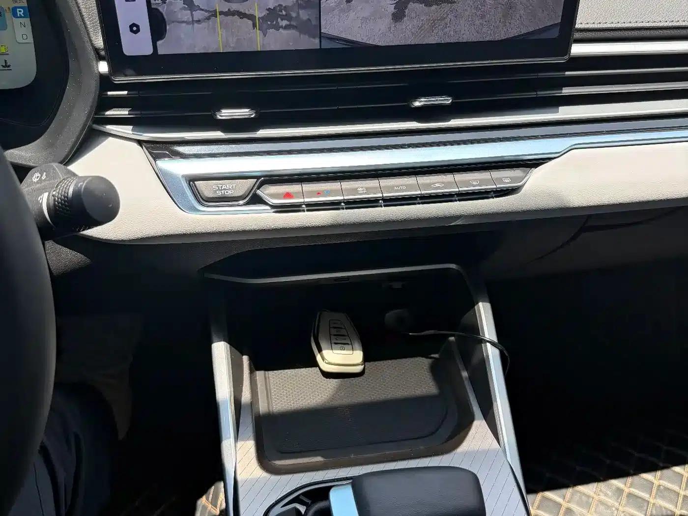 Geely Emgrand 2023 4th Generation Champion Edition 1.5L CVT Flagship Model — миниатюра 11
