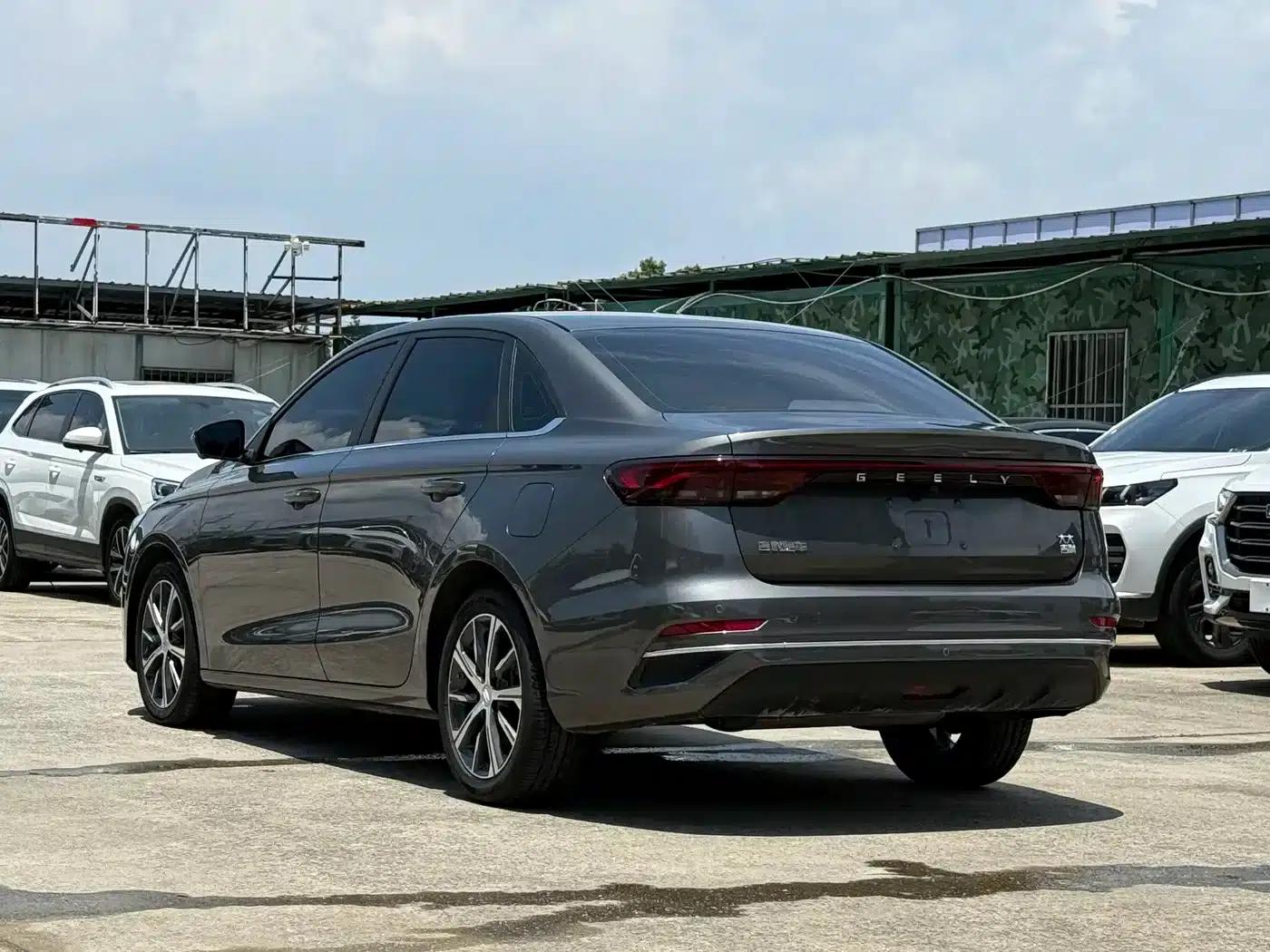 Geely Emgrand 2023 4th Generation Champion Edition 1.5L CVT Flagship Model — миниатюра 7