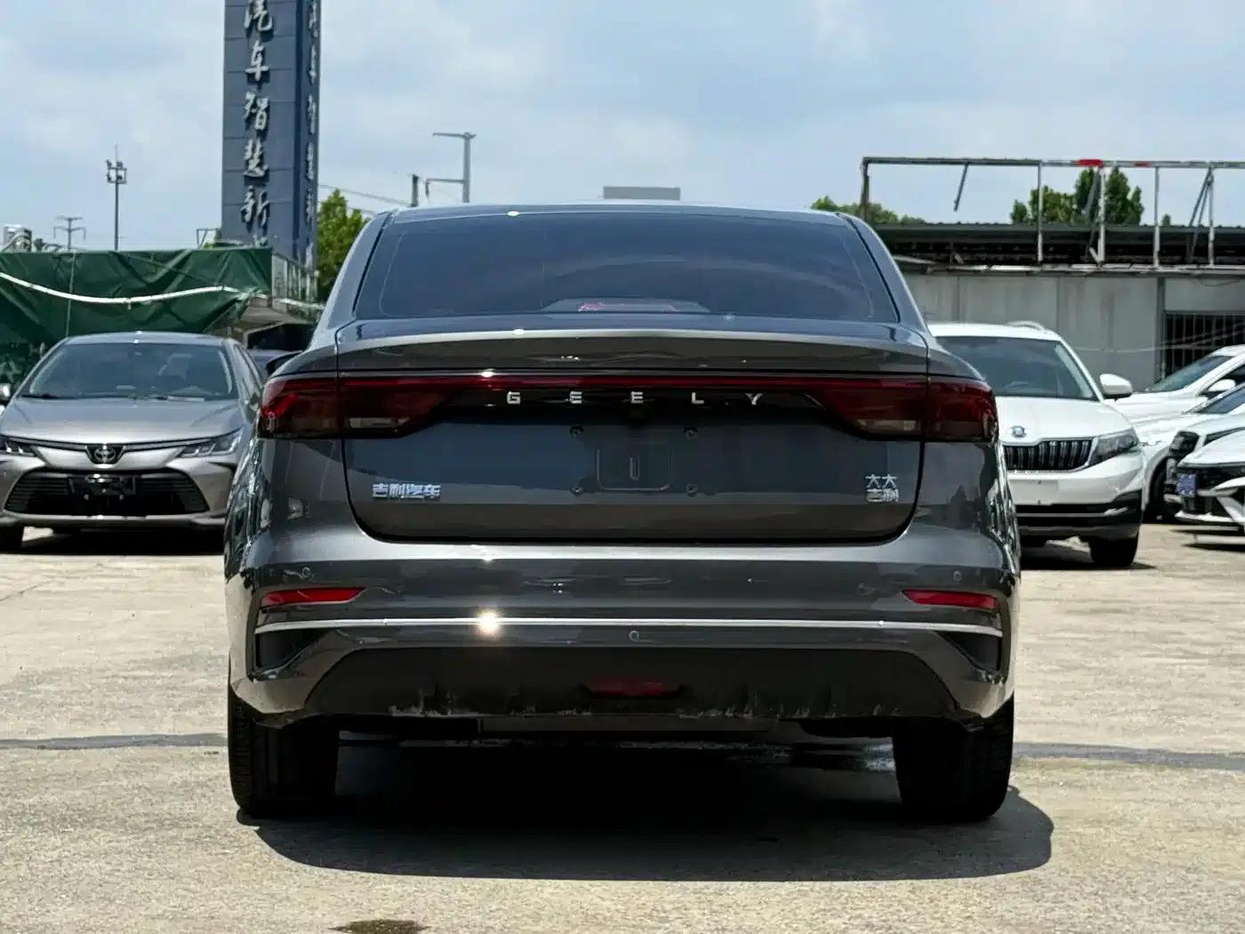 Geely Emgrand 2023 4th Generation Champion Edition 1.5L CVT Flagship Model — миниатюра 8