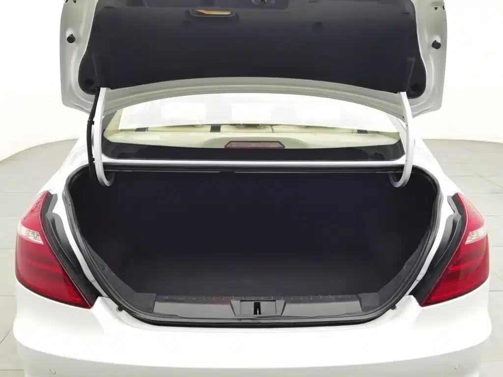 Geely Emgrand 2017 Sedan Million Edition 1.5L CVT Luxury Model — миниатюра 16