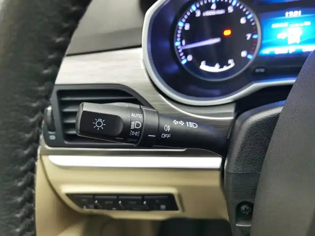 Geely Emgrand 2017 Sedan Million Edition 1.5L CVT Luxury Model — миниатюра 21