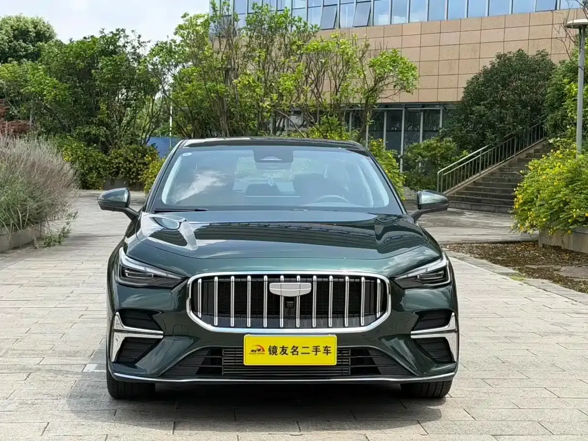 Geely Emgrand 2026 5th Generation 1.5T DCT Flagship Edition — миниатюра 2