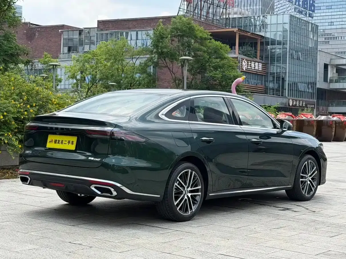 Geely Emgrand 2026 5th Generation 1.5T DCT Flagship Edition — миниатюра 4