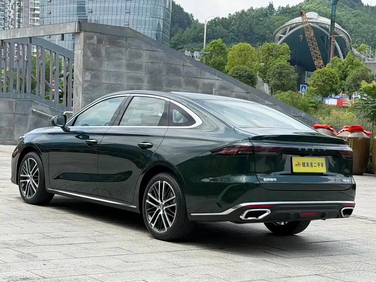 Geely Emgrand 2026 5th Generation 1.5T DCT Flagship Edition — миниатюра 6