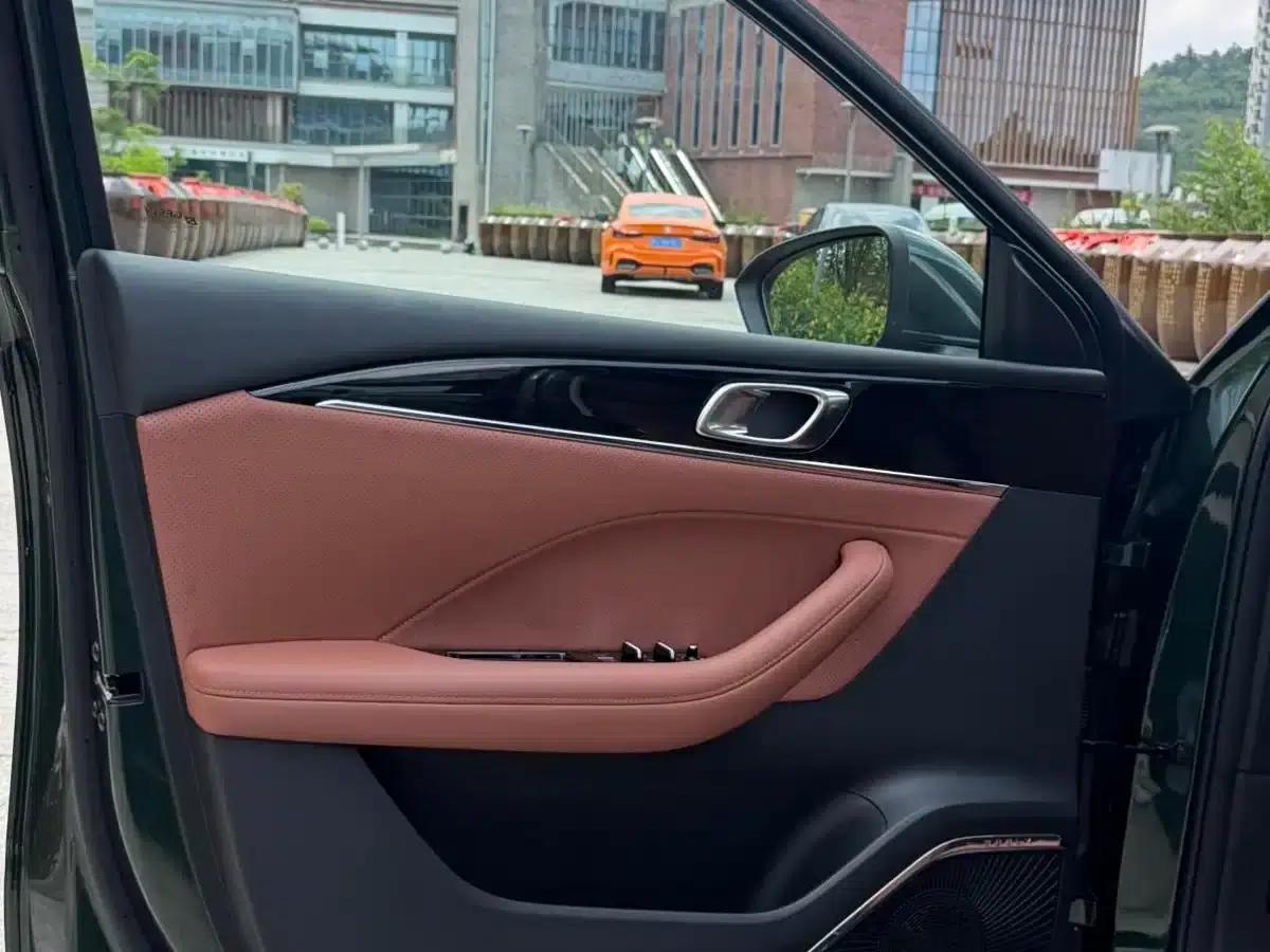 Geely Emgrand 2026 5th Generation 1.5T DCT Flagship Edition — миниатюра 10