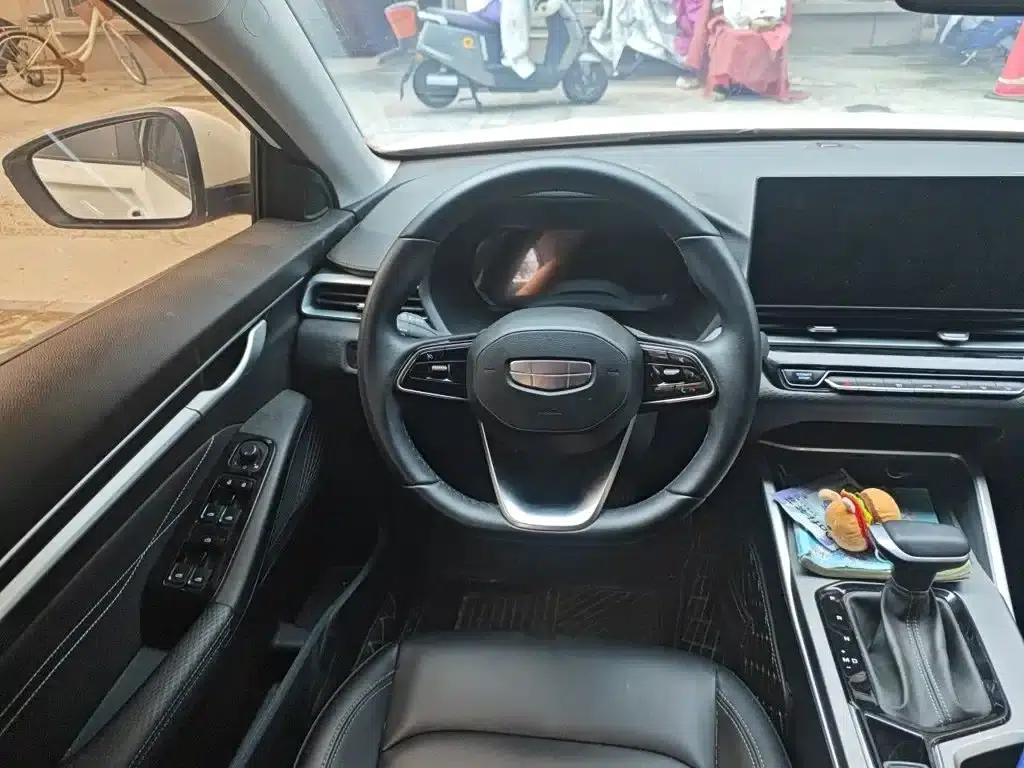 Geely Emgrand 2025 4th Generation 1.5L CVT Dragon Edition — миниатюра 3