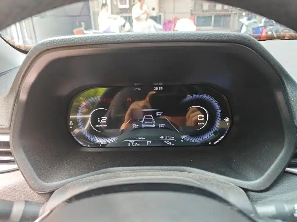 Geely Emgrand 2025 4th Generation 1.5L CVT Dragon Edition — миниатюра 4