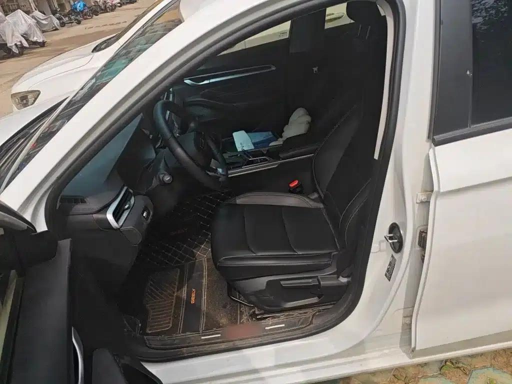 Geely Emgrand 2025 4th Generation 1.5L CVT Dragon Edition — миниатюра 8