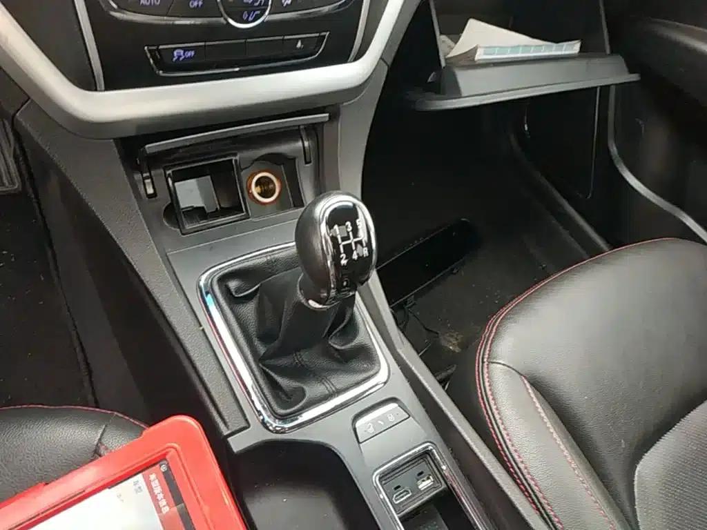 Geely Emgrand 2015 Sedan 1.5L Manual Upgrade Version — миниатюра 14