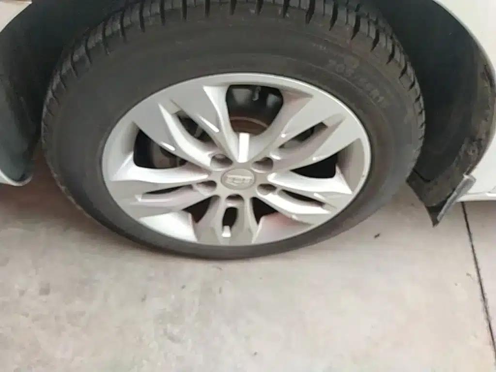 Geely Emgrand 2015 Sedan 1.5L Manual Upgrade Version — миниатюра 23
