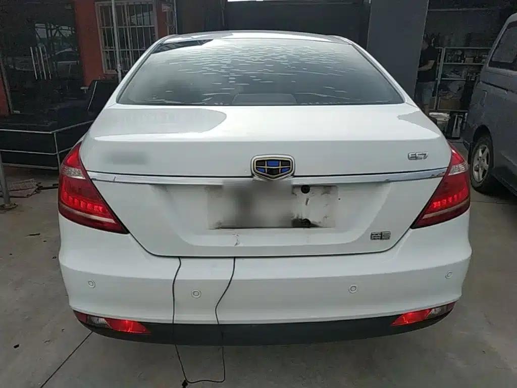 Geely Emgrand 2015 Sedan 1.5L Manual Upgrade Version — миниатюра 6