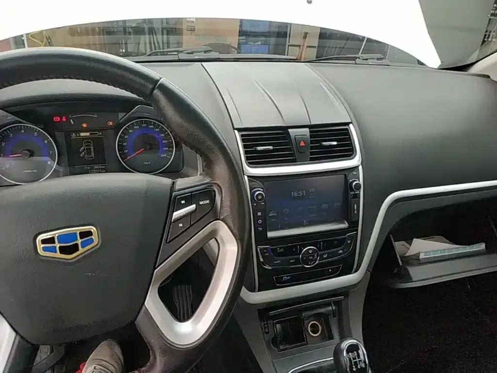 Geely Emgrand 2015 Sedan 1.5L Manual Upgrade Version — миниатюра 10