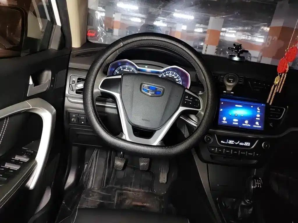 Geely Emgrand 2016 Sedan 1.5L Manual Upgrade Version — миниатюра 3