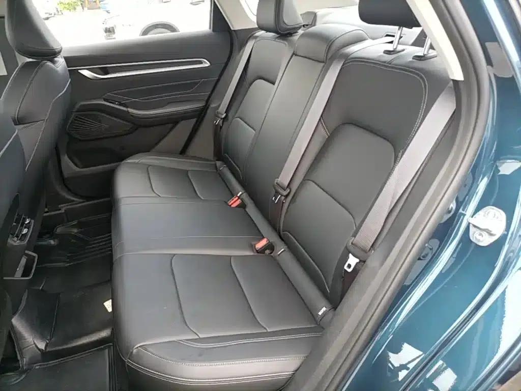 Geely Emgrand 2026 4 Millionth Anniversary Edition 1.5L CVT Flying Model — миниатюра 17
